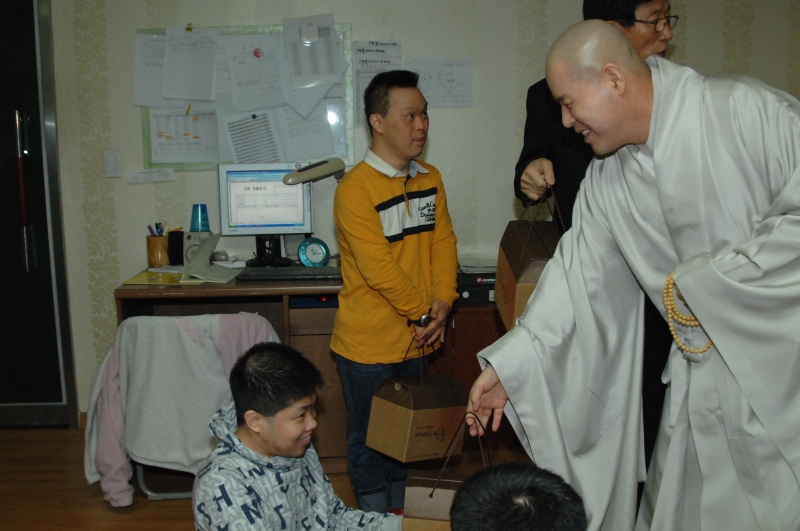 2010.12.24_은평천사원, 명동 구세군 (49)